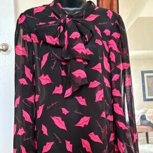 Bisou Bisou - Lips blouse size Large